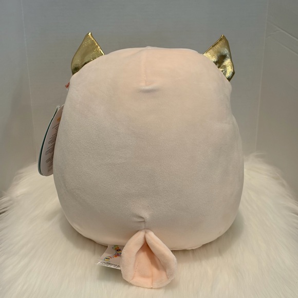 Vee - Picture 2 of 8